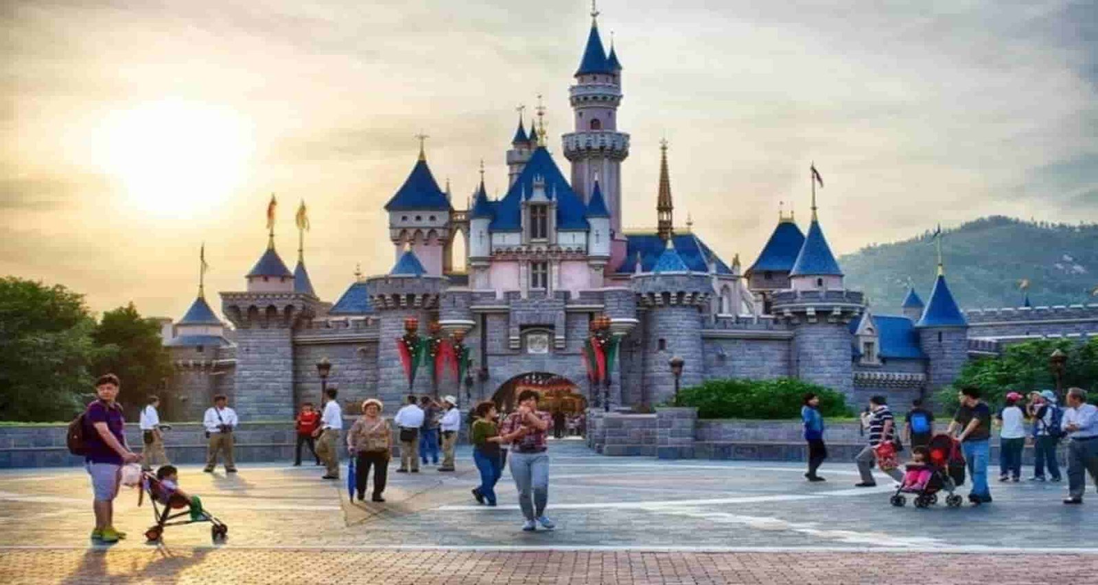 Hong Kong will Reopen Disneyland And Ocean Park