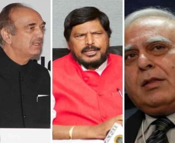 Sonia Gandhi,Congress,Union Minister Ramdas Athavale,Ramdas Athavale,Ghulam Nabi Azad,Kapil Sibal,BJP,Bharatiya Janata Party