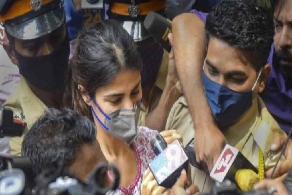 Bollywood, Bollywood Stars, Entertainment, Rhea chakraborty, Rhea chakraborty Arrest,Sushant Singh case, Sushant Singh CBI case, Sushant Singh Rajput,NCB,Narcotics Control Bureau
