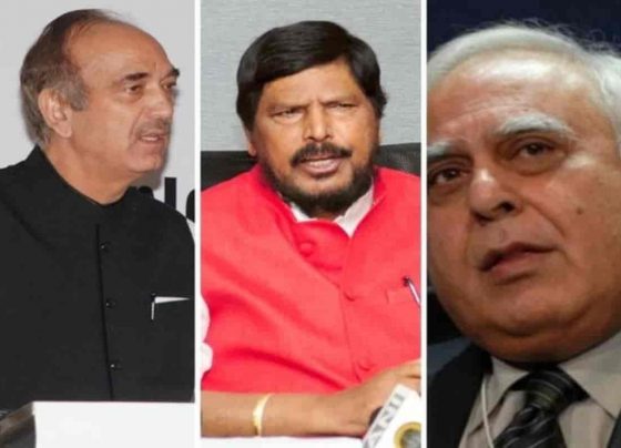 Sonia Gandhi,Congress,Union Minister Ramdas Athavale,Ramdas Athavale,Ghulam Nabi Azad,Kapil Sibal,BJP,Bharatiya Janata Party