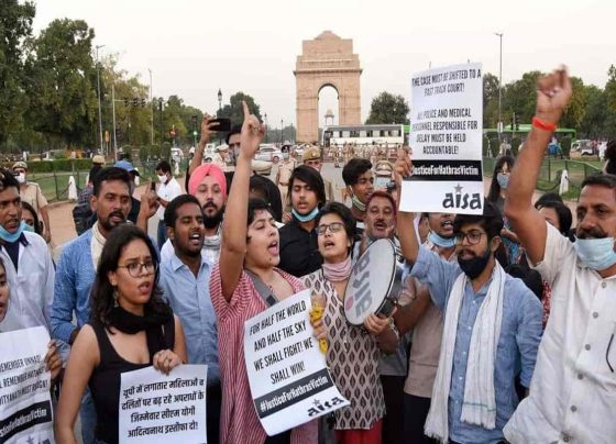 UP Rape Case,Uttar Pradesh Rape Case,Lucknow Rape Case,Rape Case,Hathras Rape Case,UP Police,CM Yogi,Samajwadi Party,Akhilesh Yadav,Yogi Adityanath