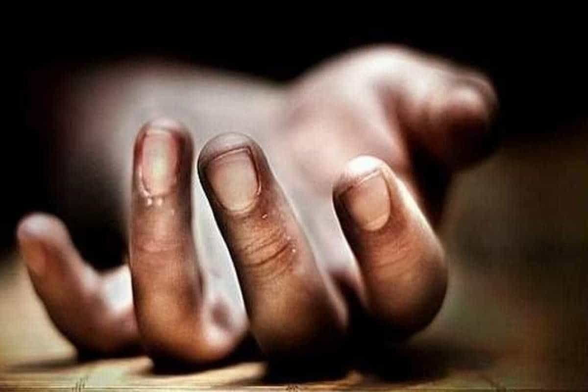 Bhopal: 16-year-old girl beats father to death for assaulting mother, dials 100 to surrender