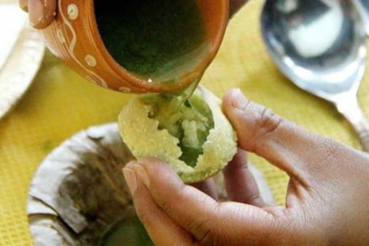 Kolhapur vendor caught mixing toilet water in pani puri