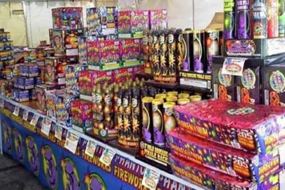600 kg firecrackers seized in Delhi; 7 held