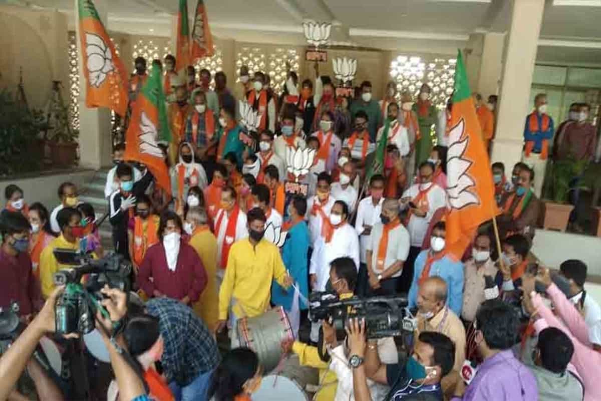 Bypoll results: BJP ahead in MP, Gujarat and UP