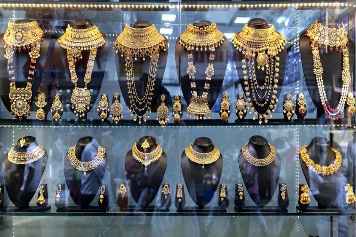 Gold Price Today: Spot prices hover near Rs 51,000-mark amid Dhanteras demand