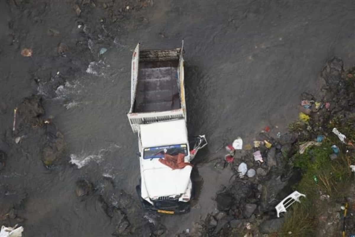 7 killed as vehicle falls from bridge in Himachal’s Mandi