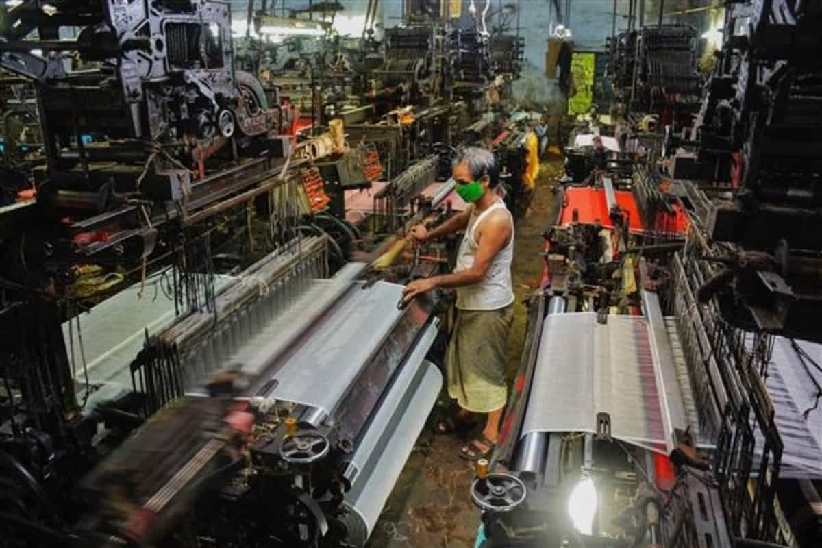 Oxford Economics revises downwards India growth forecast; pegs at average 4.5 pc for 2020-25