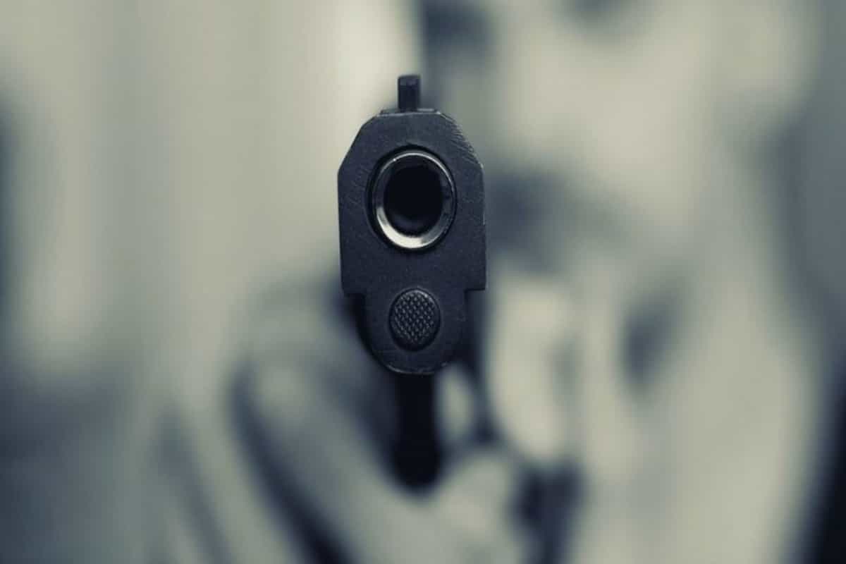 Delhi: Boy shoots sister for chatting with friend on WhatsApp