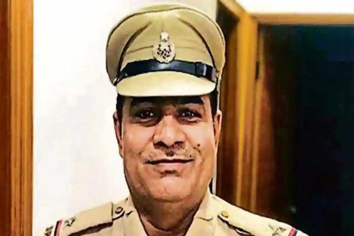 Decorated cop plotted extorting Rs 2 crore from Delhi builder, arrested