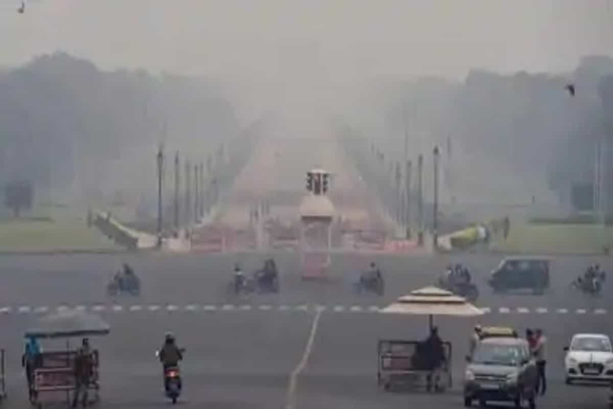 Delhi AQI improves marginally, reaches very poor zone