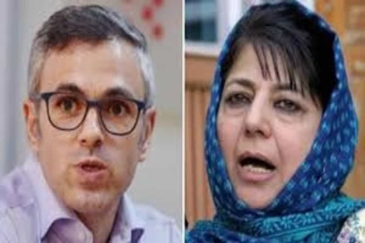 J&K police prevent Mehbooba Mufti from holding press conference, deny claims of house arrest