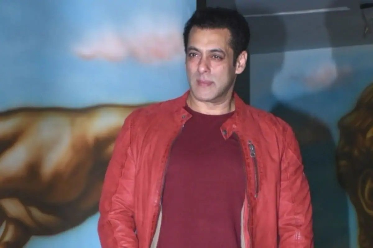Salman Khan isolates himself after his staff members test coronavirus positive