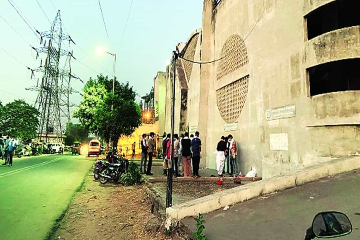 Queues at crematoriums get longer in Ahmedabad as Covid-19 cases surge