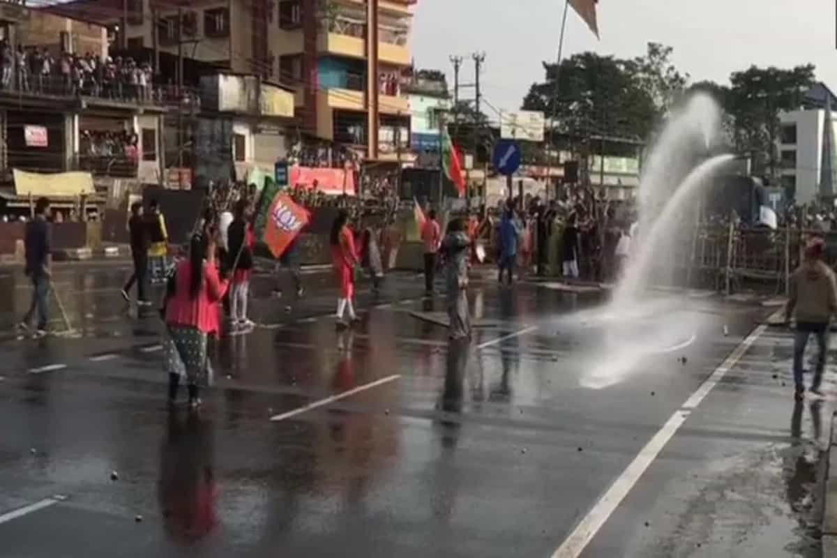 One dead as Bengal police lathicharge, use water cannon on BJP supporters during Siliguri rally