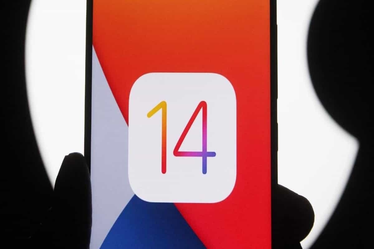 Facebook attacks Apple privacy policy changes in newspaper ads