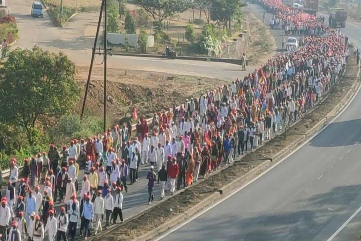 Maharashtra: Nashik farmers leave for Mumbai to join massive anti-farm law rally