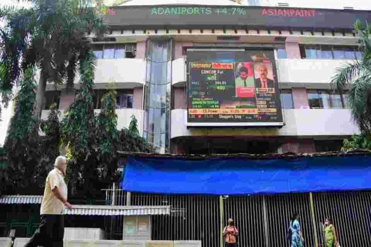 Sensex advances 300 points to 49,184 in opening session; Nifty above 14,400