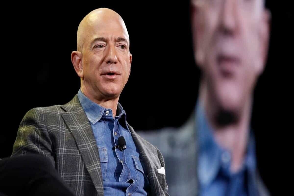 Jeff Bezos, Amazon’s founder, will step down as CEO this year