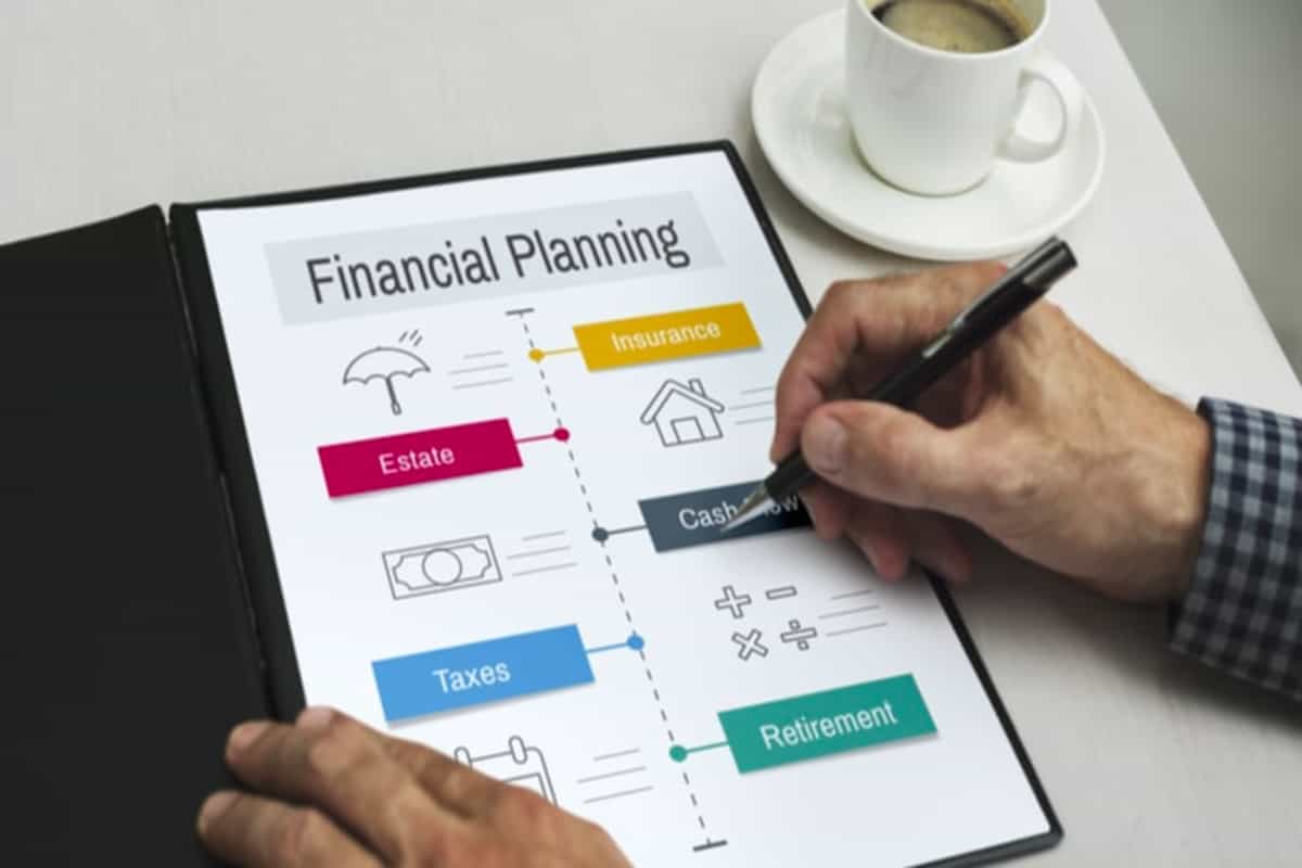 A Guide On How To Do A Monthly Financial Planning. Read On To Know More