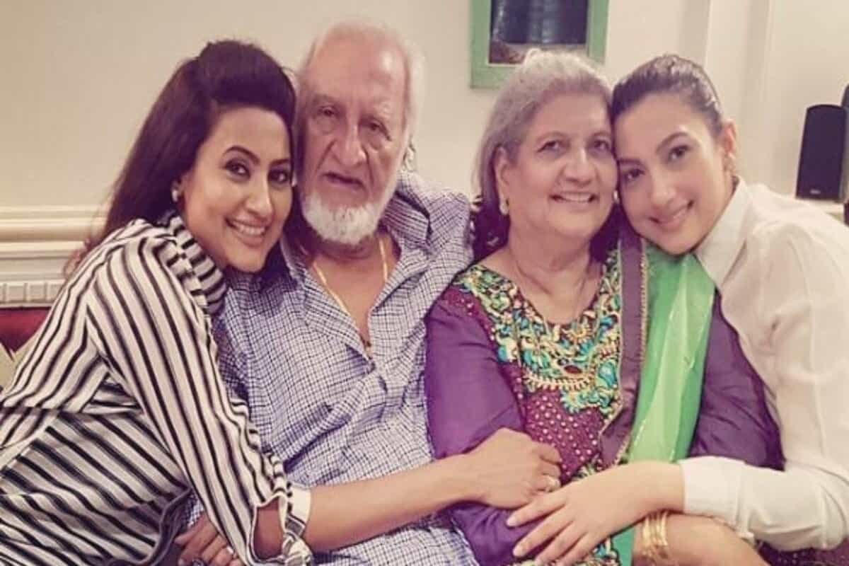 Nigaar Khan shares a heartfelt photo with late father, says ‘wish I could hold you one more time’