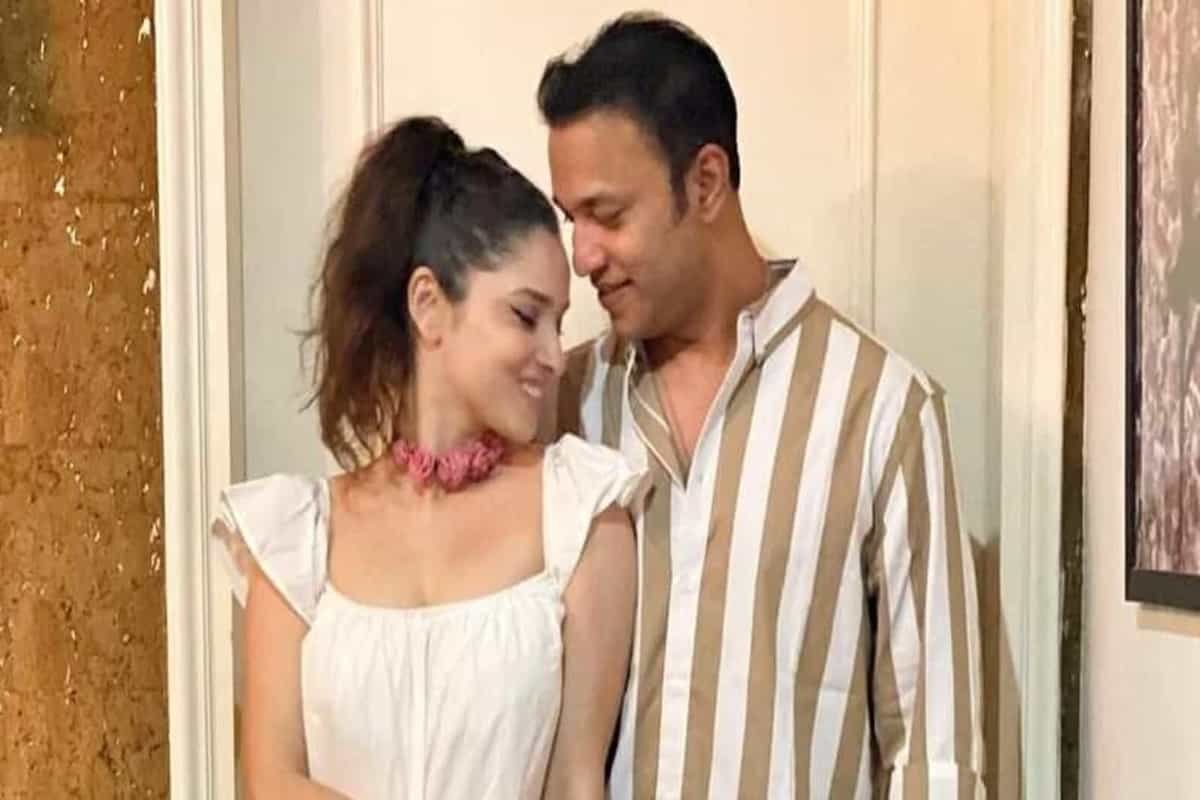 Ankita posts photos with boyfriend Vicky, days after message to Sushant fans