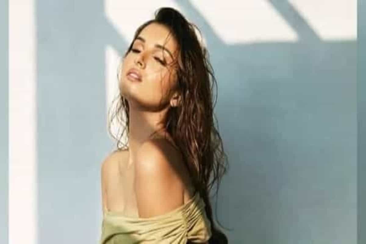 Sunkissed Tara Sutaria is all about catching those rays in new photoshoot