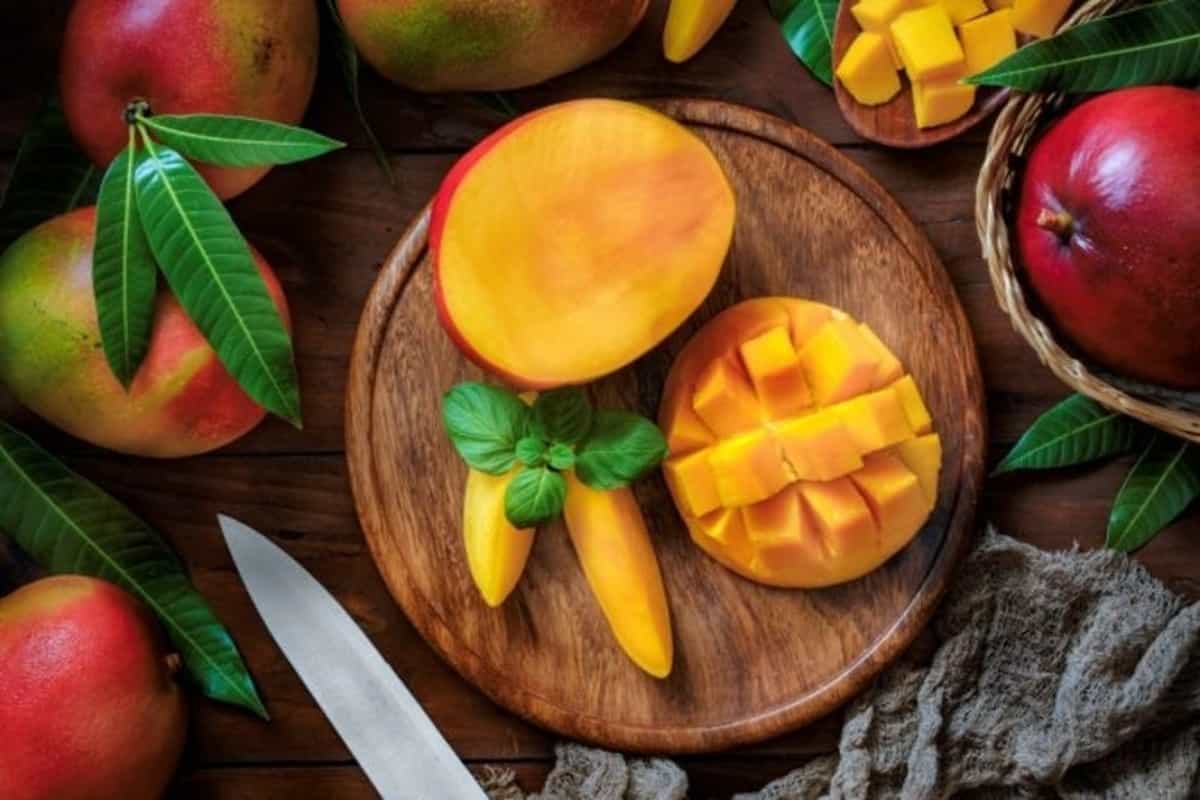 Mangoes: Know about its types, how to pick one and how to cut it right