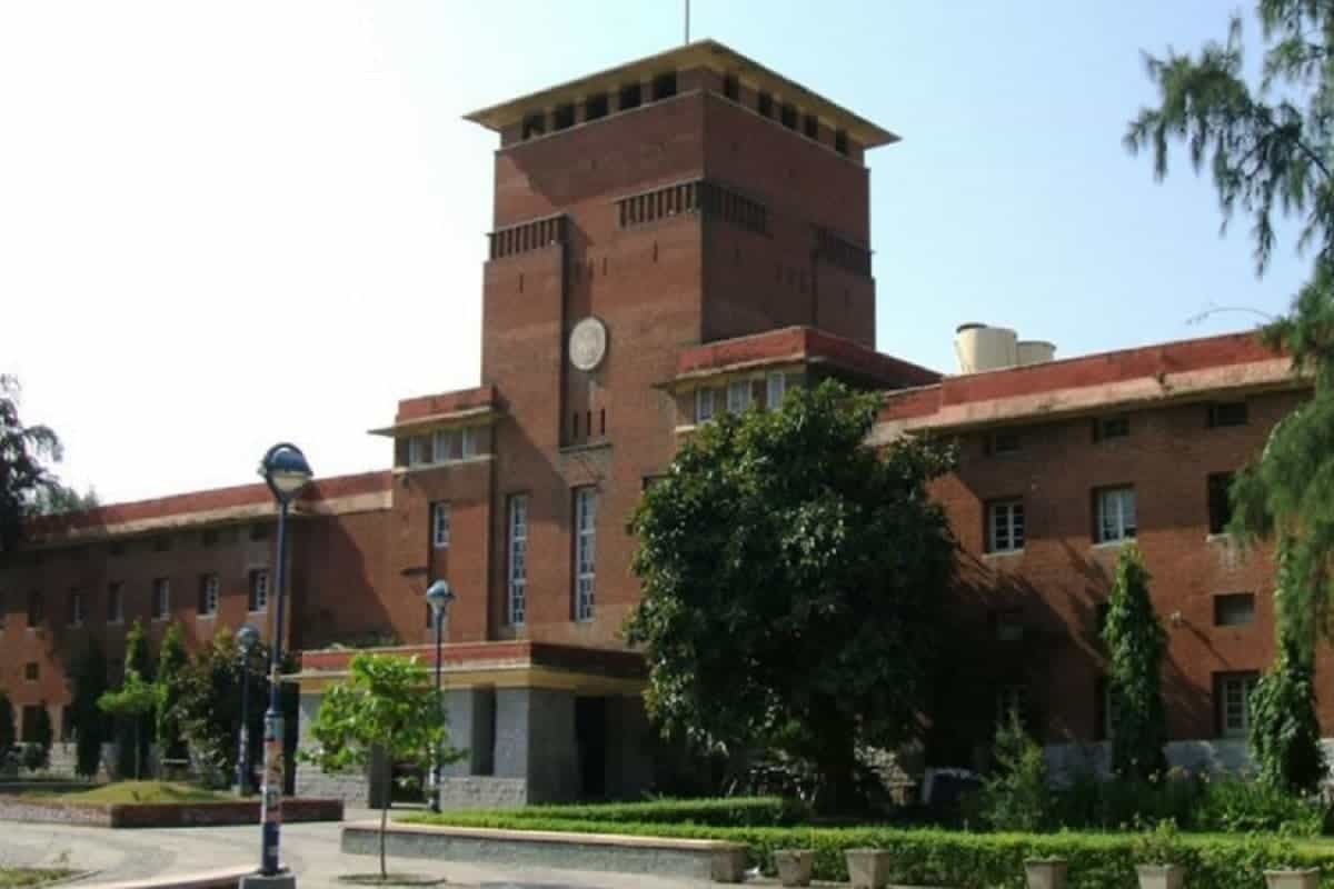 DUTA continues DU shutdown, alleges govt planning to disaffiliate 12 colleges