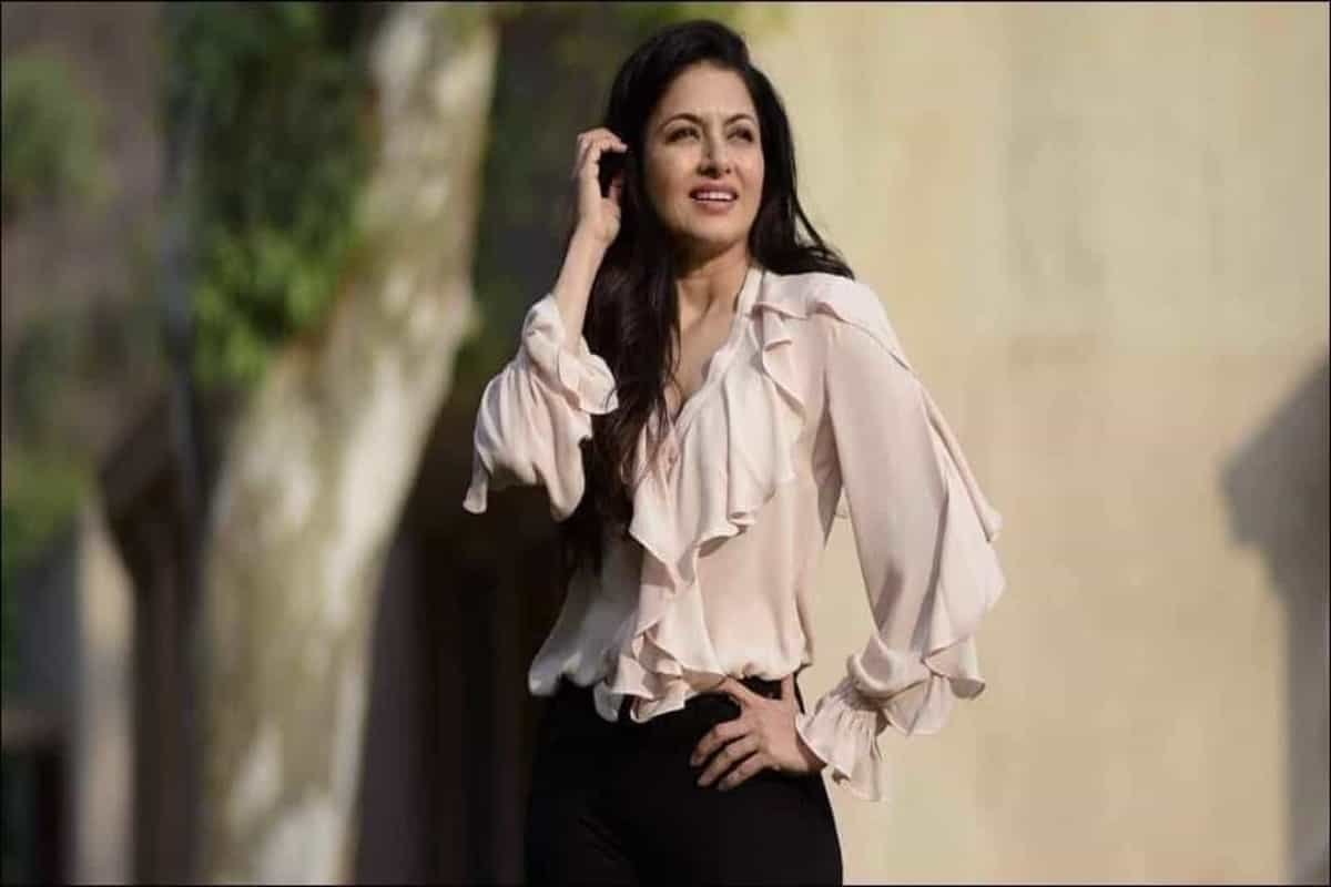 Fitness addict Bhagyashree schools fans about Omega 3 health benefits, sources