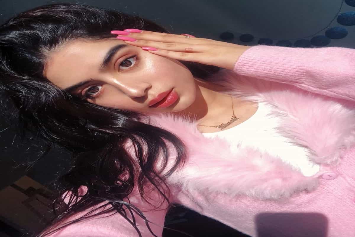 Khushi Kapoor is the ultimate Gen Z fashionista, these sunkissed pics are proof
