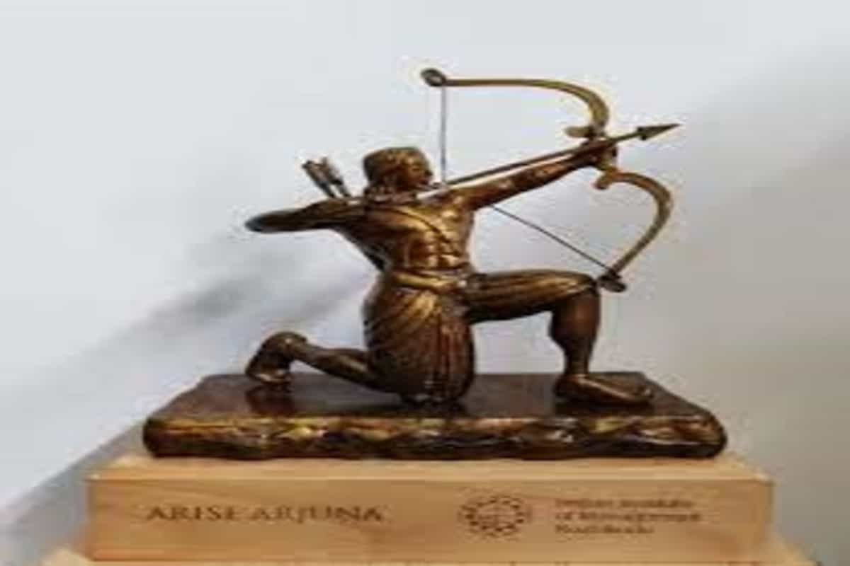 Uthappa gets IIM Kozhikode National Excellence Award