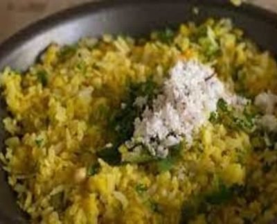 Spruce up your breakfast with this quick and easy Maharashtrian poha recipe