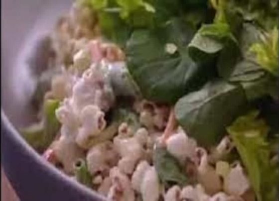 Woman mixes popcorn with salad, leaves netizens asking ‘why’