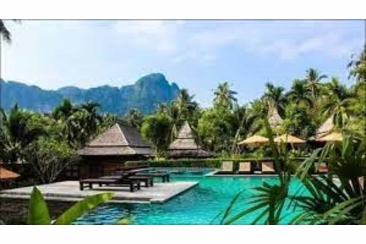 Thailand considers boosting tourism revenue by revamping immigration rules