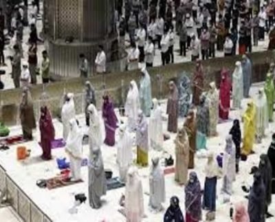 Muslims open Ramadan with social distanced prayers, vaccines