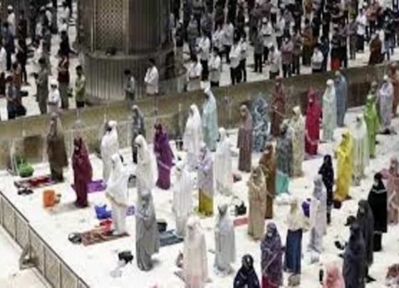 Muslims open Ramadan with social distanced prayers, vaccines