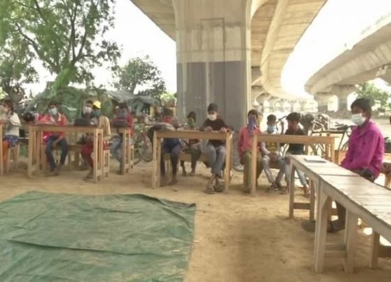 BSc graduate teaches around 250 children under Delhi flyover