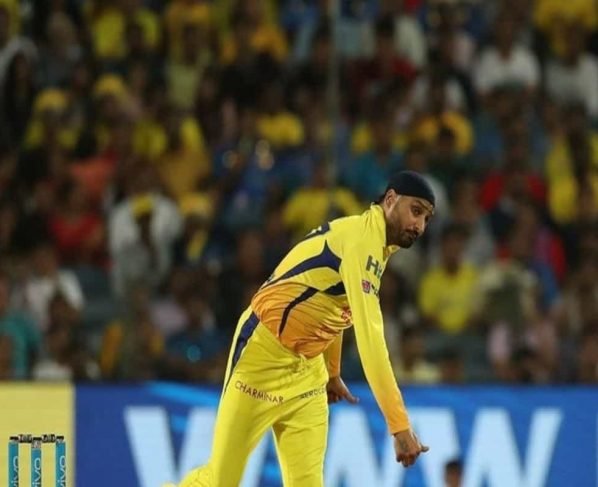 PL 2021: Bowlers who have bowled most dot balls in an IPL inning