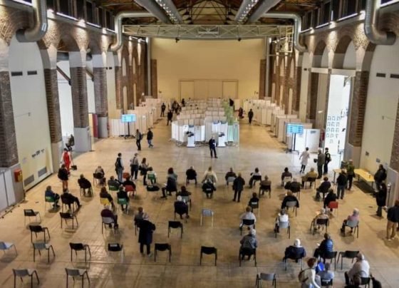 Italy moves toward slow reopening with outdoor dining