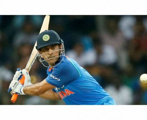 '21 months too late': Dhoni's dive in IPL brings back memories of 2019 WC semi