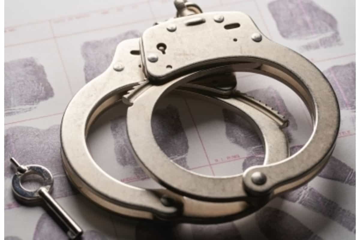 Woman, son arrested for cheating person in Delhi