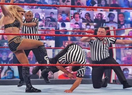 WWE RAW: Charlotte Flair attacks Referee, gets fine of $ 100,000