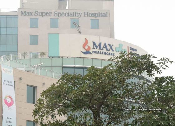 BREAKING NEWS : Max healthcare rescinds order to stop new admissions at its Delhi NCR hospitals
