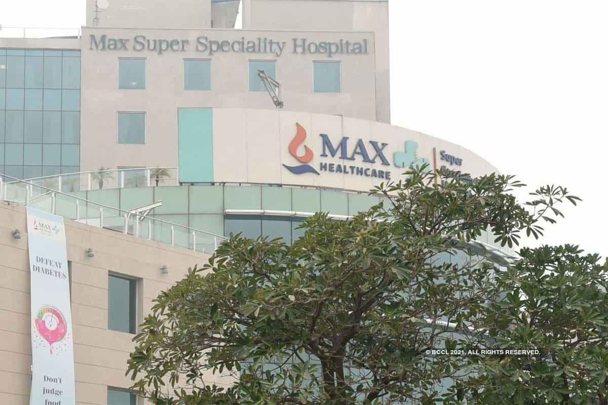 BREAKING NEWS : Max healthcare rescinds order to stop new admissions at its Delhi NCR hospitals