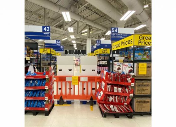 Markets, shops selling non-essentials to shut from 6pm