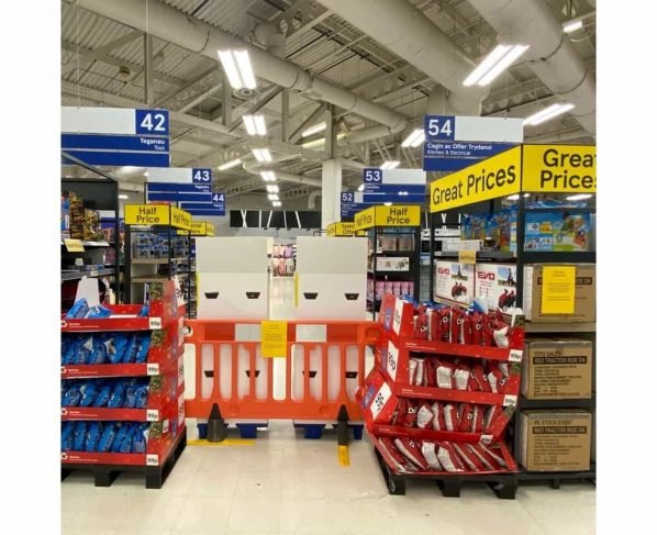 Markets, shops selling non-essentials to shut from 6pm