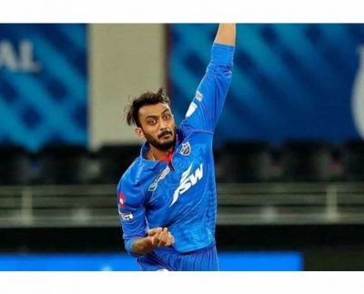 Axar Patel recovers from COVID-19, joins DC squad - WATCH