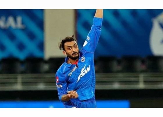 Axar Patel recovers from COVID-19, joins DC squad - WATCH