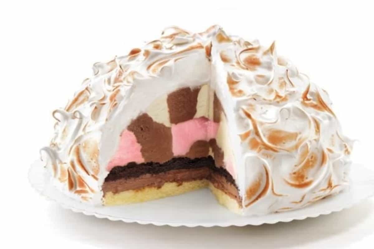 Десерт Baked Alaska